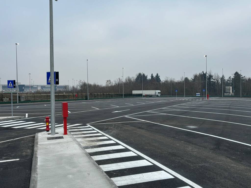 L'inaugurazione del nuovo parcheggio per camion alla cargo city Malpensa