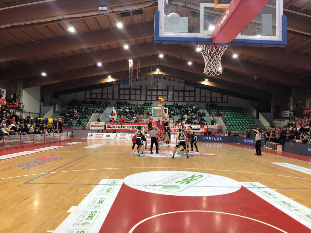 La sfida tra Legnano Basket e San Vendemiano