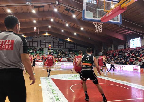 La sfida tra Legnano Basket e San Vendemiano 