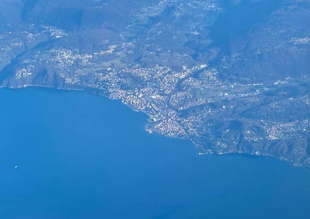 Luino lago maggiore  dall’aereo