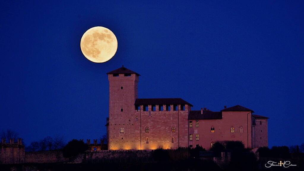 Luna piena di dicembre 2024