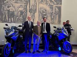 MVAgusta consegna due moto alla polizia di Varese