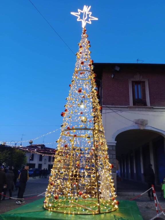 Nel Legnanese si accende la magia del Natale