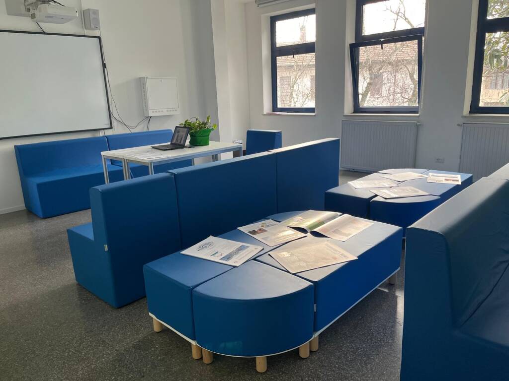  scuole medie Montessori Cardano