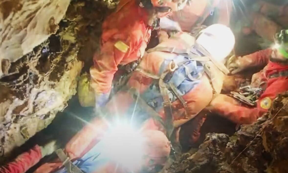 Soccorso alpino grotta di Bueno Fonteno