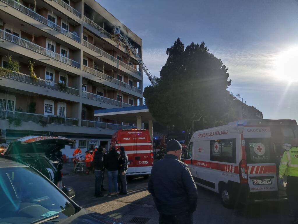 Vigili del fuoco in via Carlo Porta a Legnano 