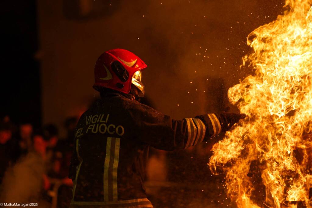 falò di sant'antonio 2025 varese mattia martegani