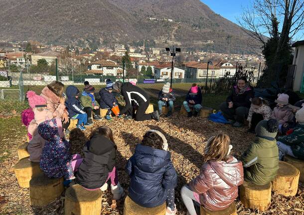 Giochi per l’outdoor education alla scuola dell’infanzia di Cuvio