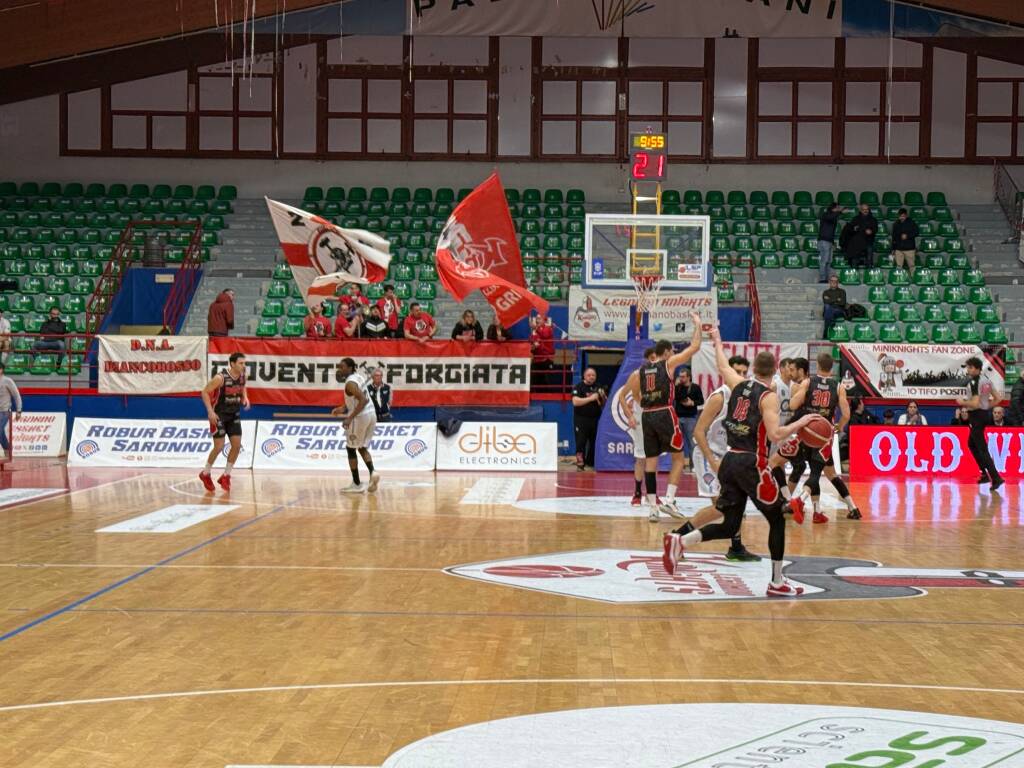 Il derby tra Saronno e Legnano Basket 