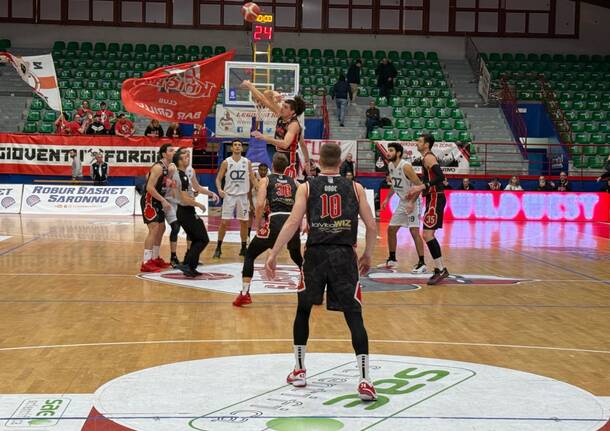 Derby alla Soevis Arena tra Saronno e Legnano Basket