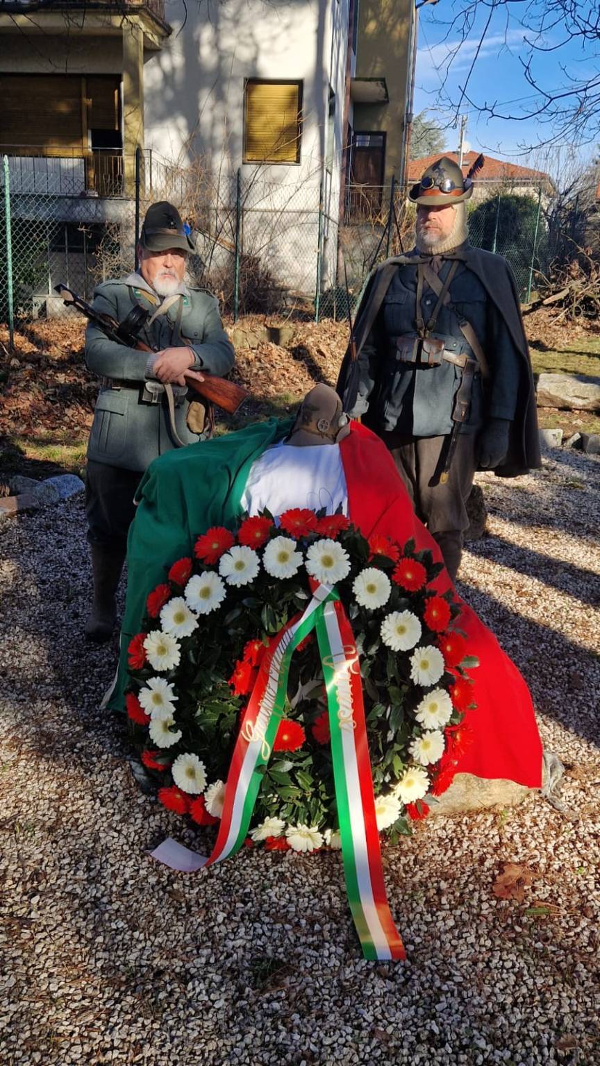 Il gruppo Alpini Varese ricorda la giornata della Memoria alpina