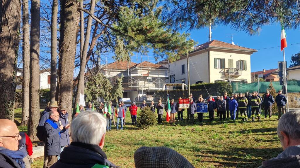 Il gruppo Alpini Varese ricorda la giornata della Memoria alpina