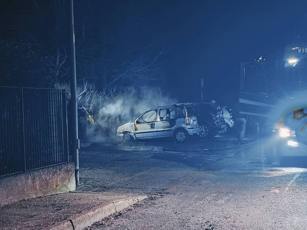 Incendio auto capodanno 2024