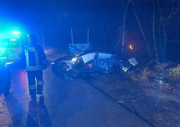 Incidente in Melzi a Rescaldina: auto investita da un cavalletto