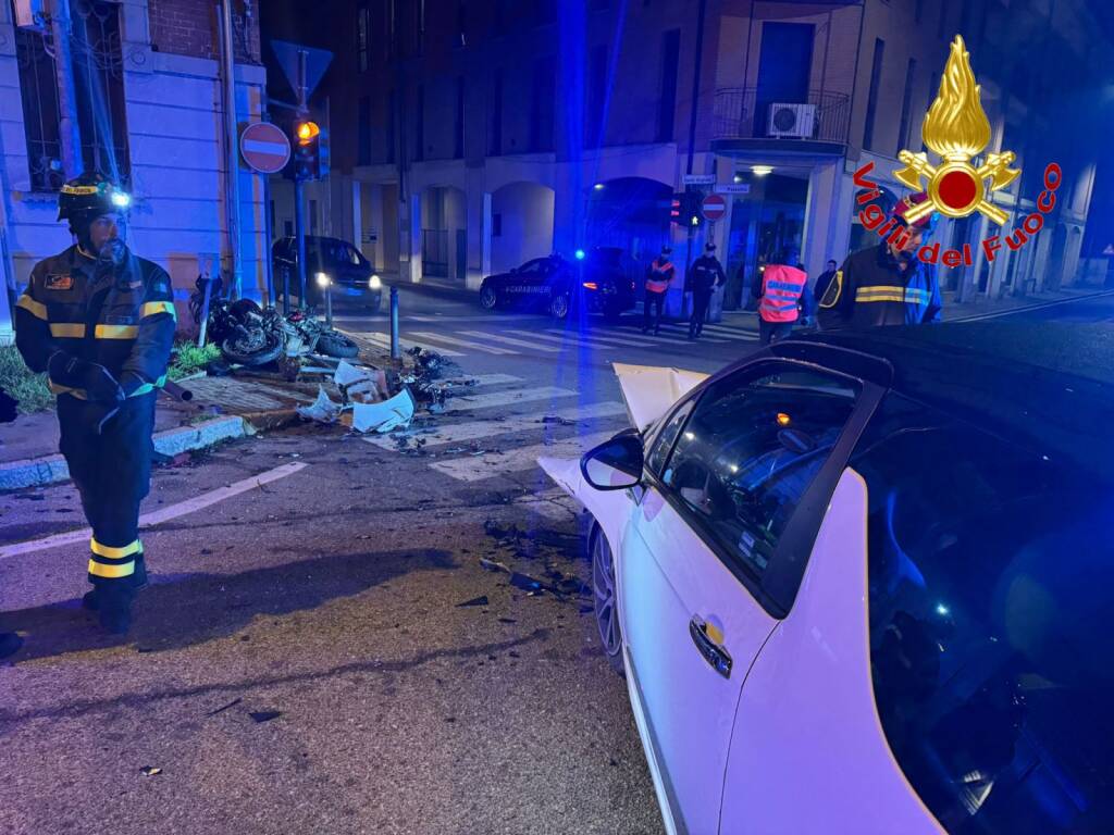 Incidente tra un'auto e una moto a Samarate