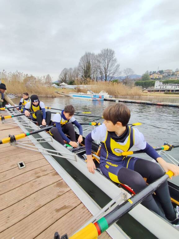 La Canottieri Luino si distingue alla Rowing Winter Challenge sul lago di Pusiano