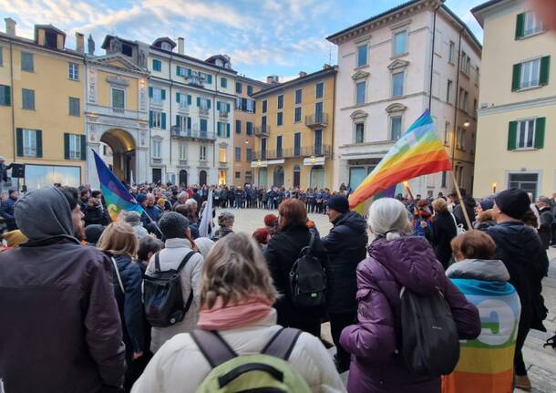 La marcia per la pace sfila a Varese