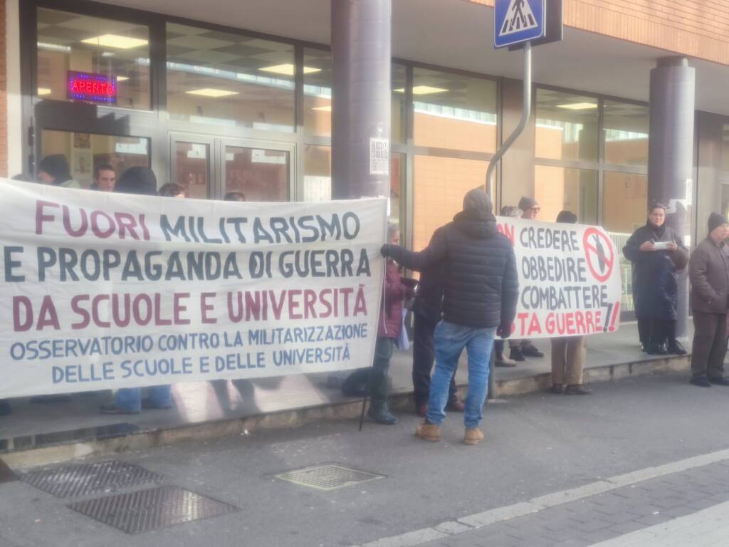 manifestanti gallarate