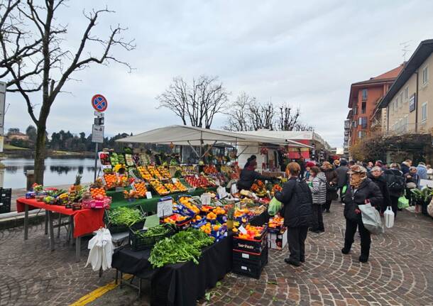 mercato sesto calende