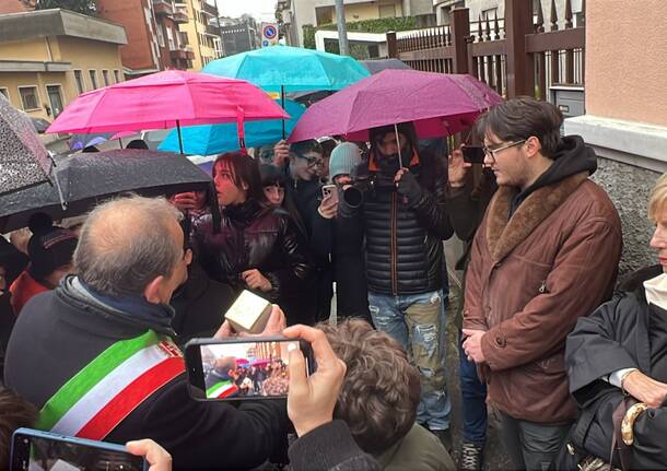 posa pietra d'inciampo roberto cullin busto arsizio