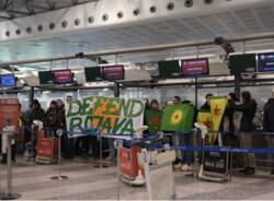 Protesta per i curdi a Malpensa 