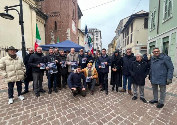 raccolta firme fratelli di italia a sostegno della forze dell'ordine