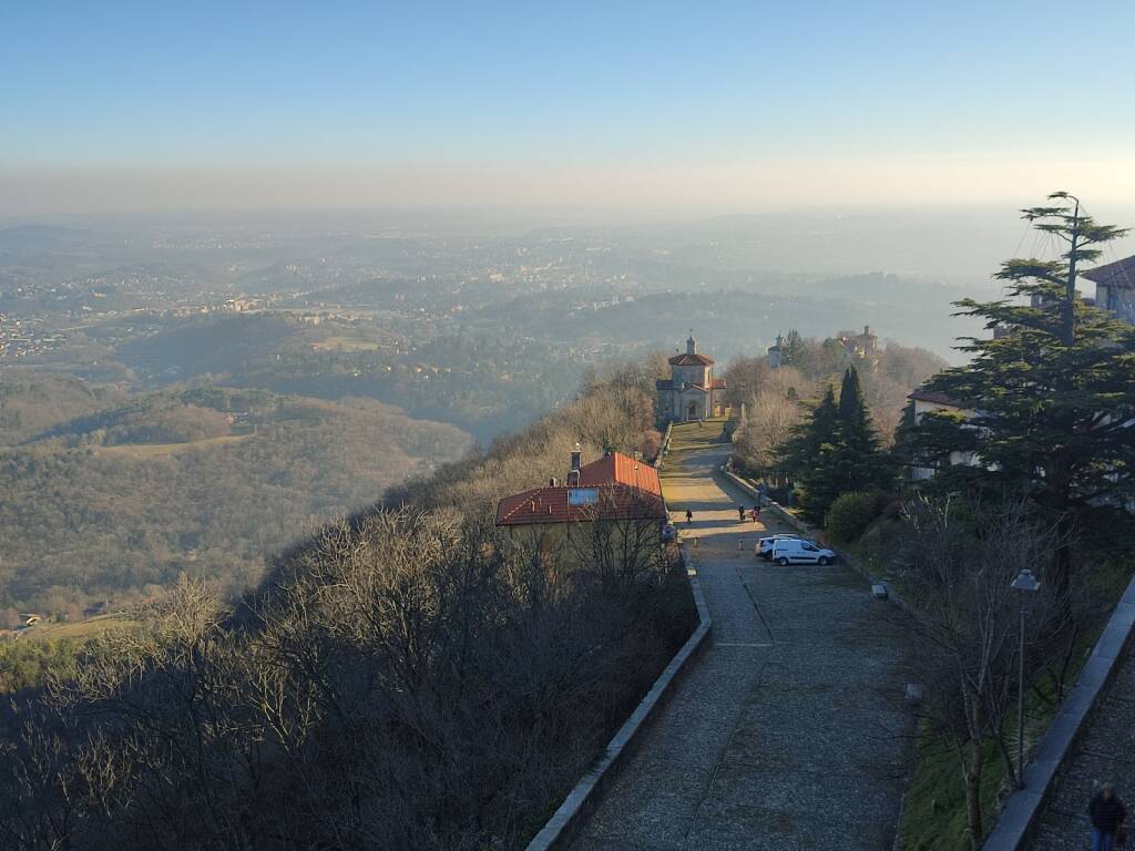 Sacro Monte con il sole all'Ultimo dell'Anno