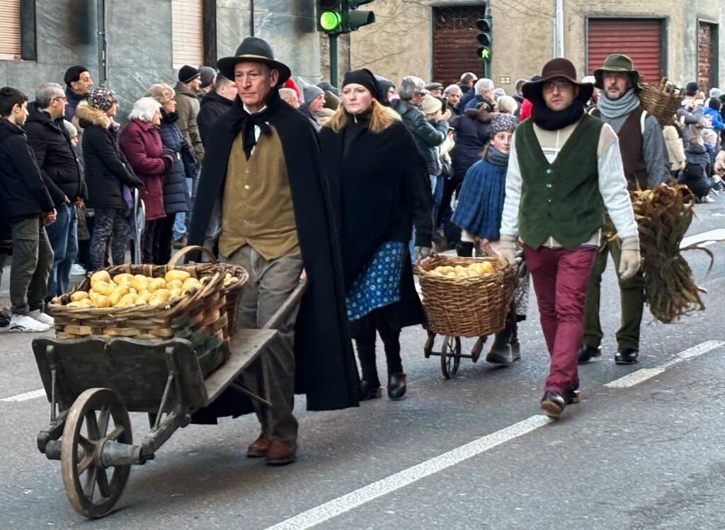 Saronno - 600 figuranti er la rievocazione storica di sant'Antonio 2025