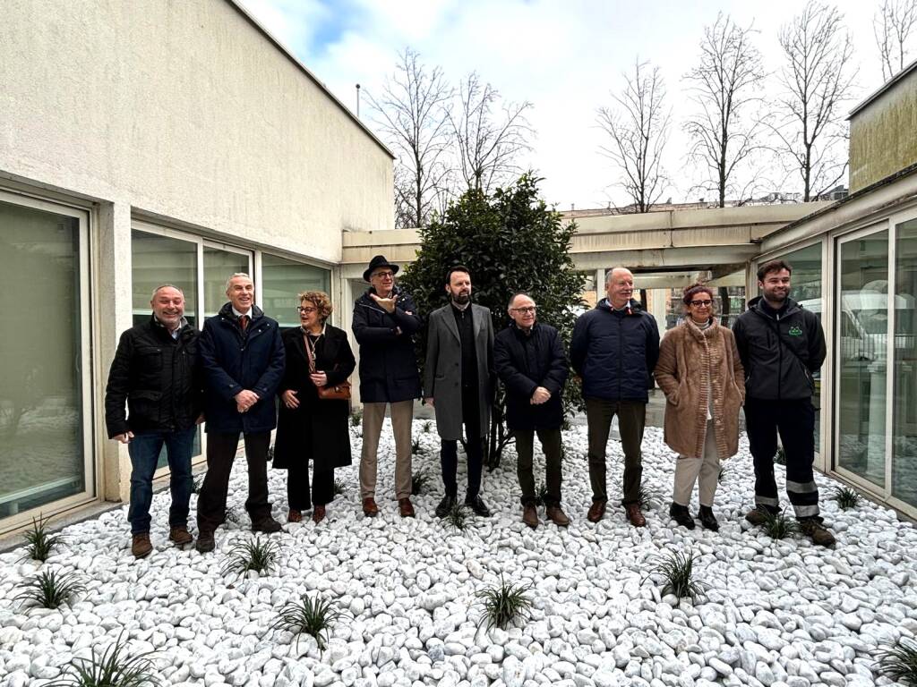 Saronno - Nuove piante al centro diurno disabili