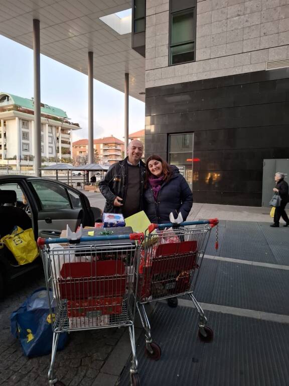 Scatole di Natale: il successo dell’iniziativa “Donando col Cuore a Legnano“