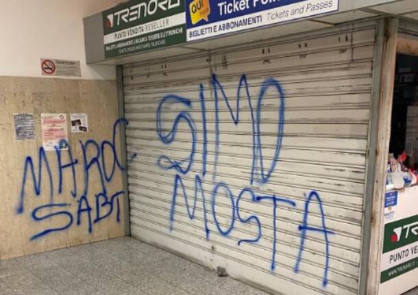 Stazione a Legnano, i bivacchi nella sala d’attesa 