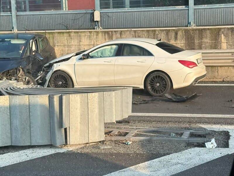 Incidente in A8 all\'uscita di Gazzada Schianno