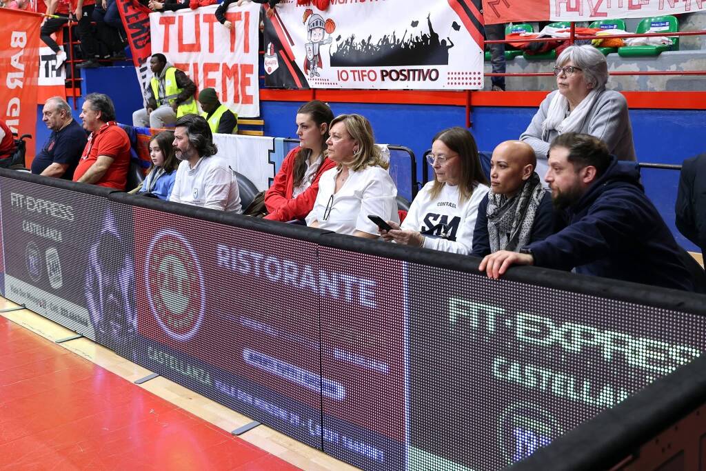 Delegazione di Ebolowa al Legnano Basket