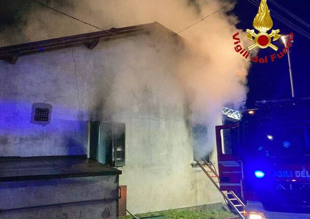 Incendio in uno stabile di Viggiù