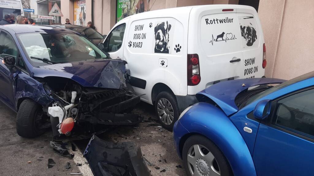 Incidente in via Damino Chiesa a Dairago 