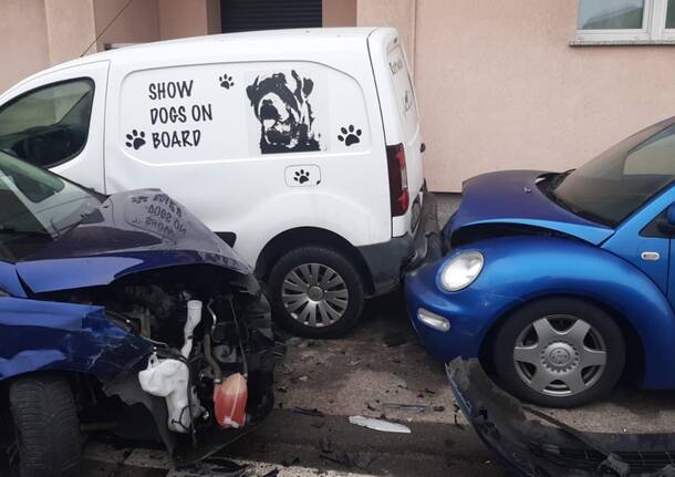 Incidente in via Damino Chiesa a Dairago 