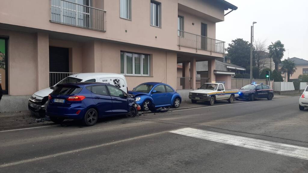 Incidente in via Damino Chiesa a Dairago 