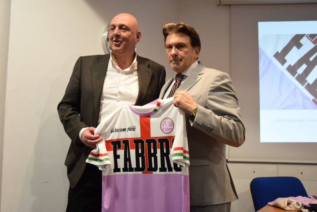 La maglia dedicata a “Fabbro”, tifoso del Legnano calcio. Foto by Antonio Emanuele