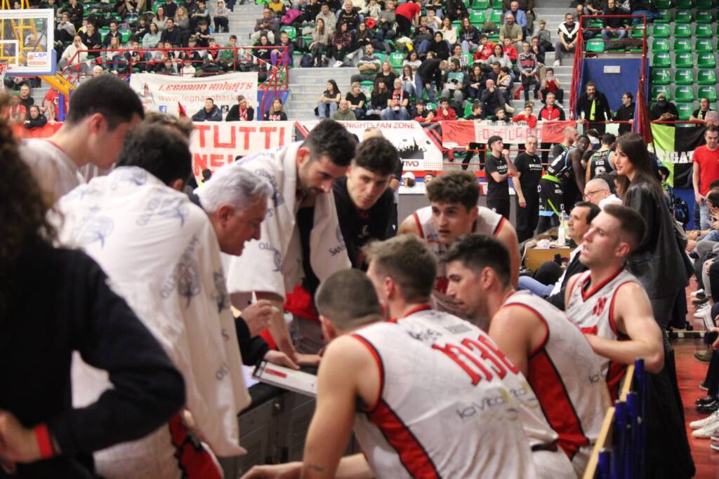 Legnano Basket - Faenza nelle foto di Andrea Bernasconi