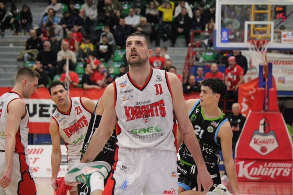 Legnano Basket - Faenza nelle foto di Andrea Bernasconi