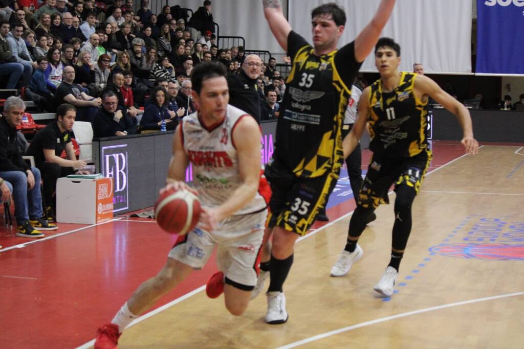 Legnano Basket - V. Imola nelle immagini di Andrea Bernasconi