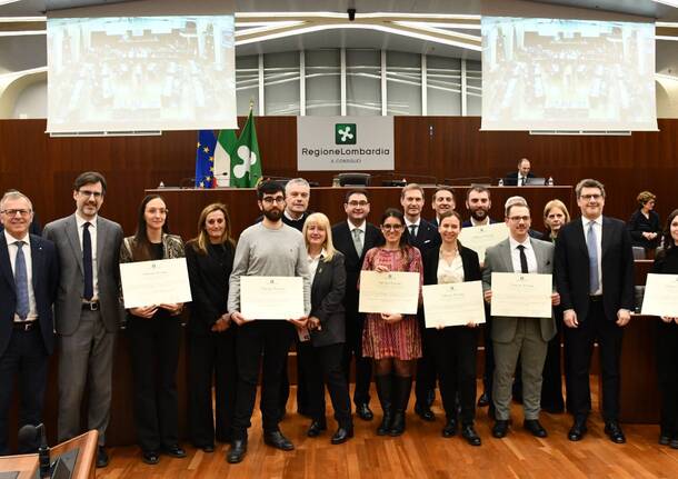 studentessa premiata consiglio regionale