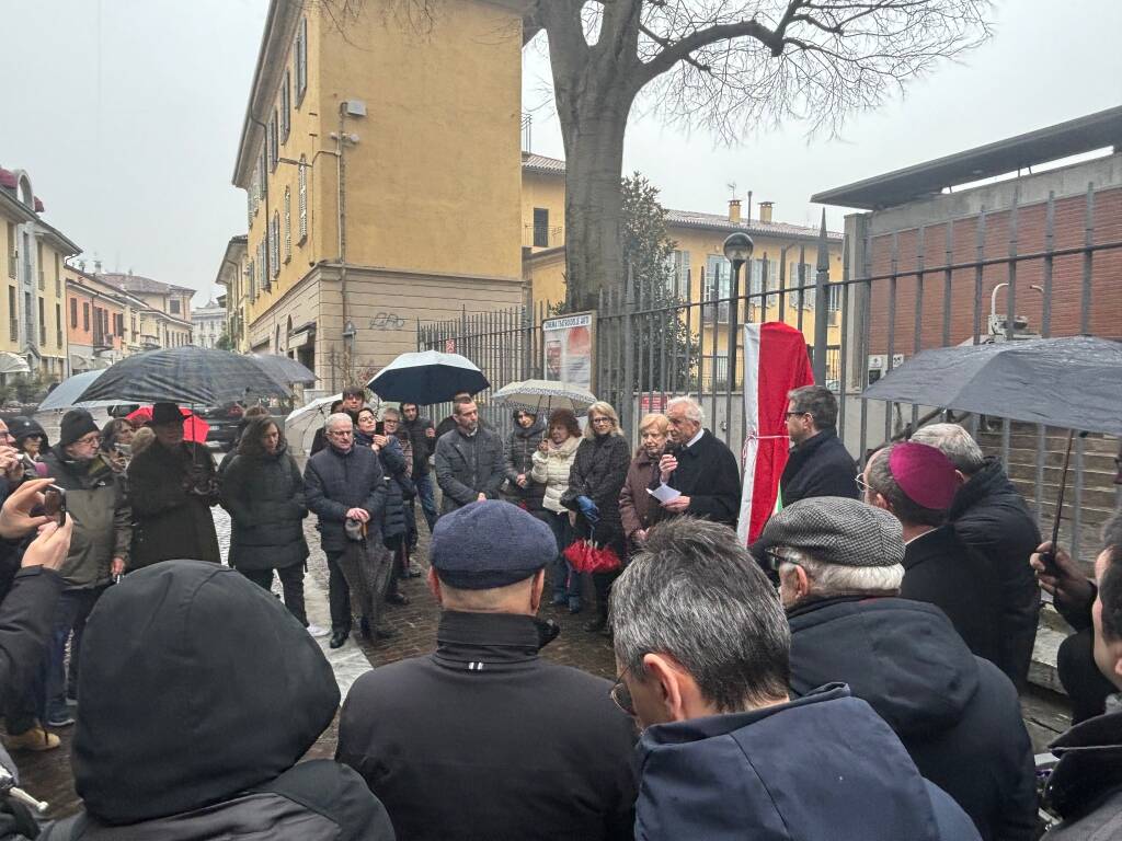 totem don Alberto a Gallarate 