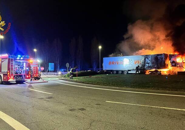 camion incendio vicolungo