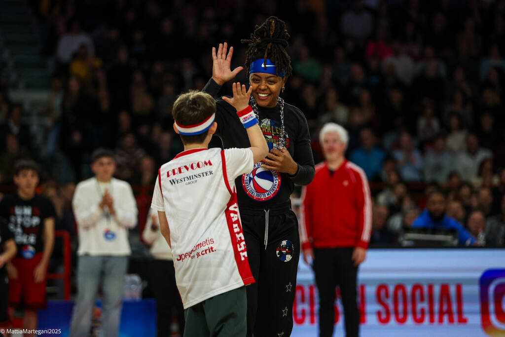 Gli Harlem Globetrotter incantano Varese