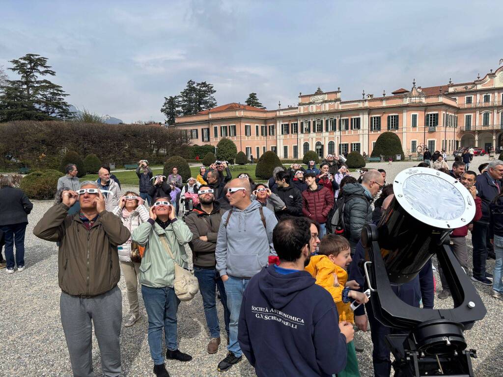 eclissi sole varese giardini