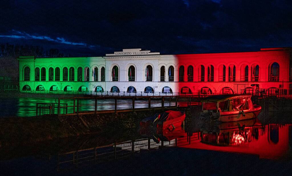 Il Panperduto s'illumina con il tricolore.