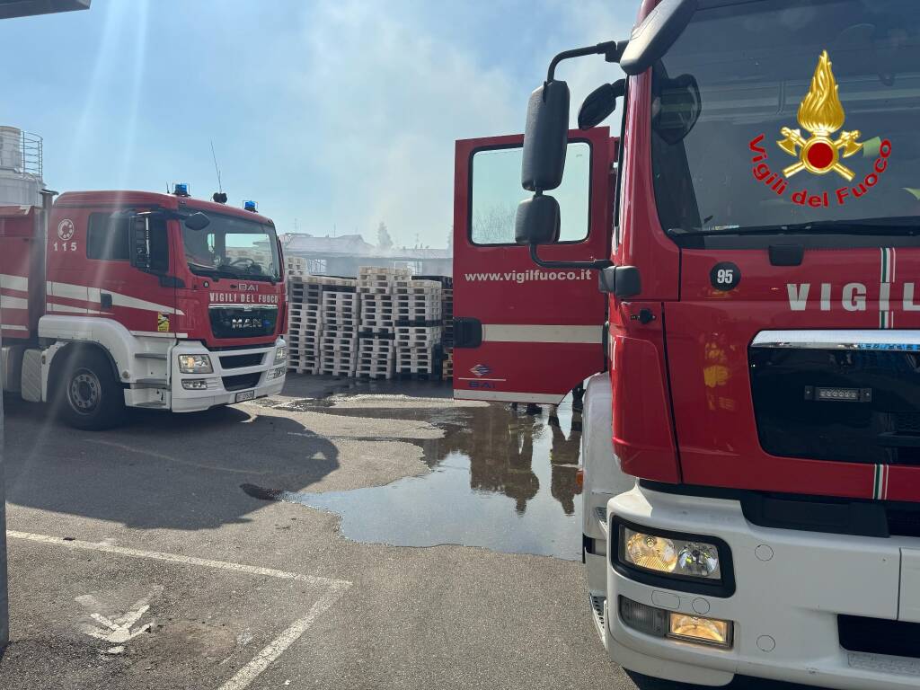 Incendio alla Perfetti di Lainate
