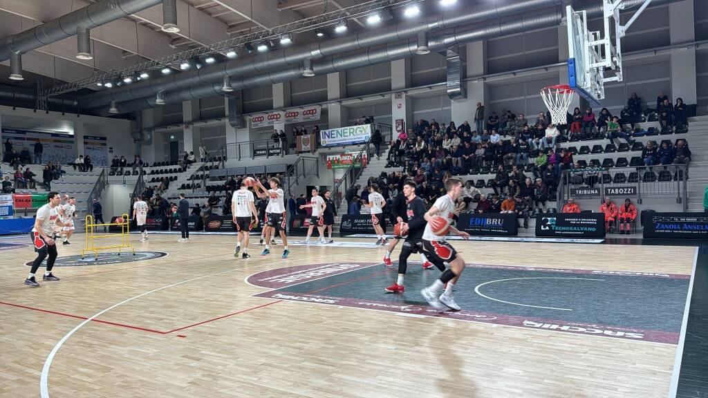 La sfida tra Fulgor Omegna e Legnano Basket 