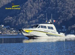 nave imbarcazione guardia di finanza